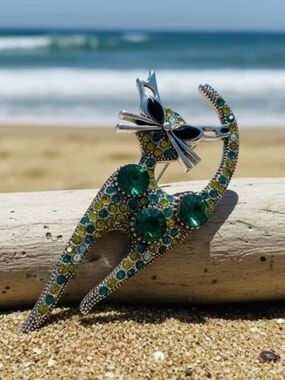 Fashion Jewelry Green and Yellow Crystal Cat Brooch Pin